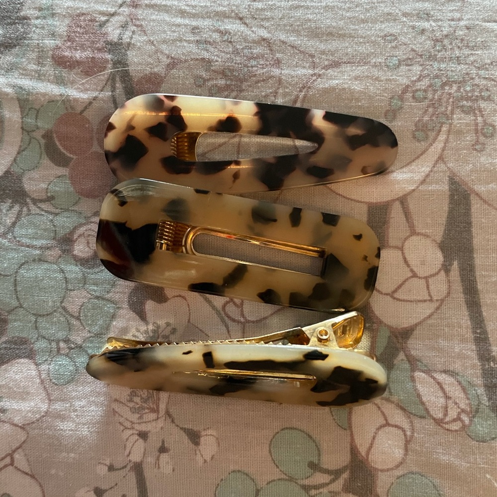 Hair clips
